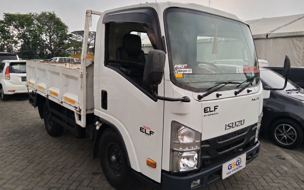 Isuzu Elf
